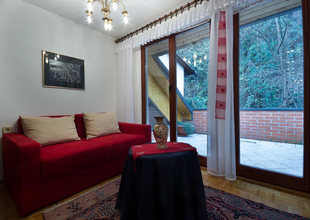 Apartment Nina With Private Terrace Tour As Ljubljana Rom bilde